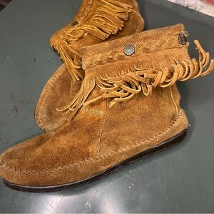 Minnetonka Brown Leather Fringe Moccasin Booties Size 8